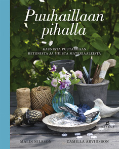 Puuhaillaan pihalla